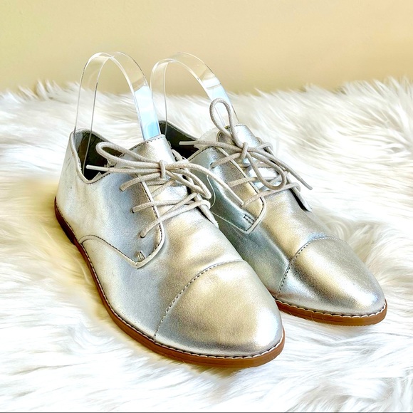 GAP Other - NWT Gap Silver Shoes